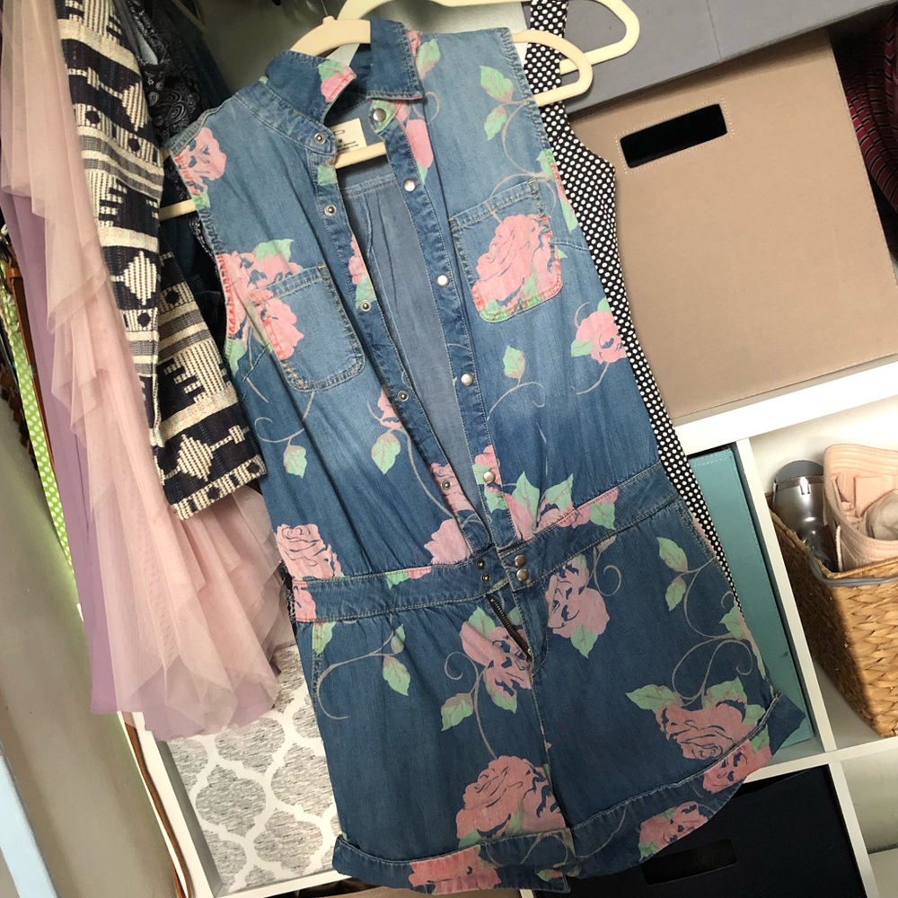 Urban Outfitters Romper - Picture 2 of 7